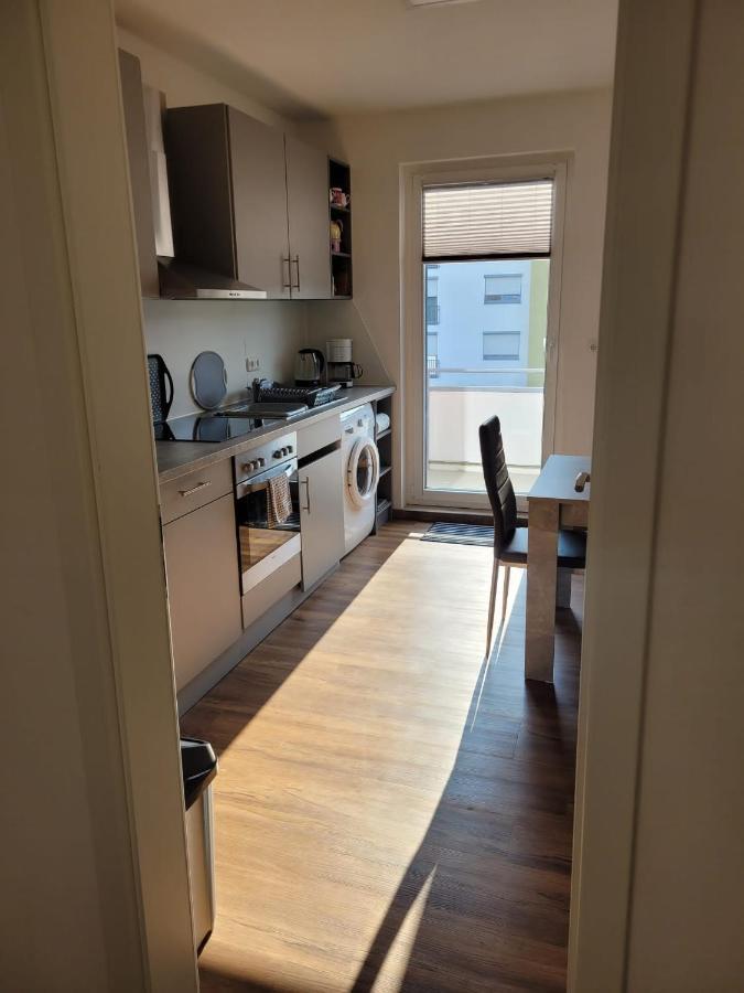Schoene Einfache Ferienwohnung Zwischen Stadt Und Meer Вильгельмсхафен Экстерьер фото