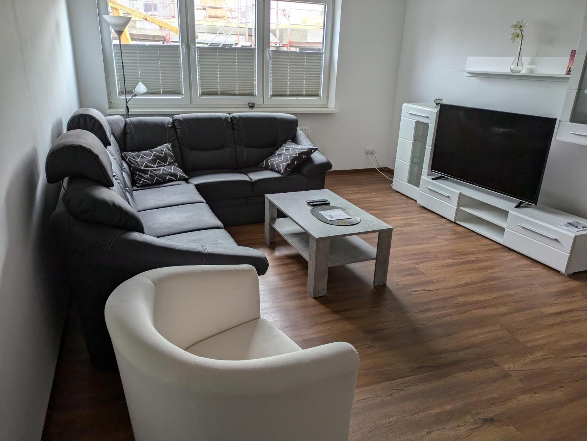 Schoene Einfache Ferienwohnung Zwischen Stadt Und Meer Вильгельмсхафен Экстерьер фото